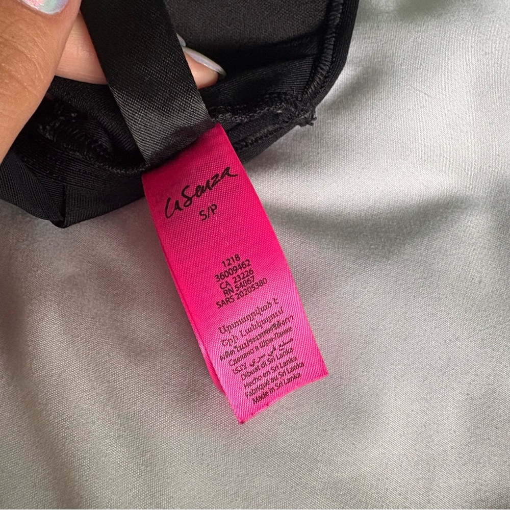 La SENZA | Black padded longline Sports Bra with Racerback - Picture 8 of 8